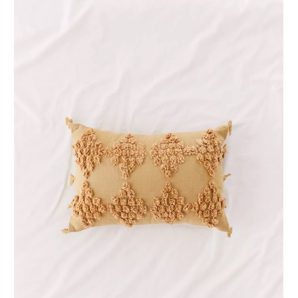 Urban outfitter 20x20 gold decor throw pillow